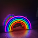 LED neon fali dekoráció 30 x 16,5 cm Szivárvány villámmal Világító fali dekoráció USB-vel vagy 3x AA elemmel Színes világítás 2