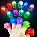 LED svítící prsteny na prsty blikající s bodlinkovým vrškem rozměr 3,3 x 4,6 cm pružné gumové na párty diskotéku a dětské oslavy 2