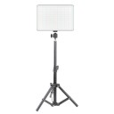 LED-valo jalustalla 1