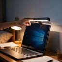 LED-valonauha näyttöön ja kannettavalle tietokoneelle 33 cm Ajastin 60 minuuttia 3 väriä Lämpötilat Tasainen himmennys USB-C-virranlähde Musta 1