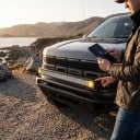 LED-valosarja suora 820 W 42 tuumaa Pituus 109,9 cm IP68 Kylmä valkoinen valo 6500 K Musta runko Kaapeloinnilla Offroad- ja työkoneille 6