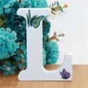 Letra decorativa de madera con mariposas 12