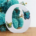 Letra decorativa de madera con mariposas 15