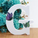 Lettre décorative en bois avec des papillons 7