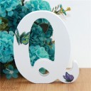 Lettre décorative en bois avec des papillons 17