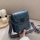 Lille dames crossbody taske Klap med hjerte Dekorativ kæde Bredt mønstret bælte Dekorativ syning Kunstlæder 18 x 17 x 8 cm 4