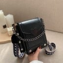 Lille dames crossbody taske Klap med hjerte Dekorativ kæde Bredt mønstret bælte Dekorativ syning Kunstlæder 18 x 17 x 8 cm 1