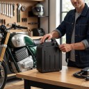 Lithiumbatterie für elektrisches Motorrad 60 V 20 Ah Mit Schloss und Schlüssel Tragbarer Griff Inklusive Ladegerät Schwarze Farbe Ersatzakku 60V 4