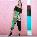 Løstsiddende damejumpsuit med sænkede ærmer 2
