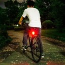 Luce LED per bicicletta 7,3 x 2,5 cm ricaricabile USB-C 400 mAh Impermeabile IPX67 Luce di sicurezza per ciclismo Design compatto Montaggio semplice 2