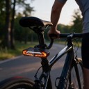 Luce posteriore per bicicletta con indicatori di direzione e allarme 110 dB Clacson elettrico 130 dB Telecomando rotondo senza fili Luce di freno 2