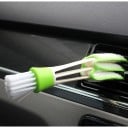 Lüftungs- und Jalousienreiniger mit drei Fingern in textilem Bezug und Bürste am anderen Ende. Beidseitiges Werkzeug zum Staubwischen im Auto 2