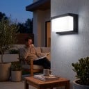 Luminaire mural extérieur LED 25 W Protection IP65 Design allongé en largeur Diffuseur blanc dans un cadre sombre Lumière blanche froide 6000 K Pour façade et terrasse 5