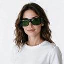 Lunettes de protection contre les lasers de 200 à 2000 nm avec verres verts et protections latérales dans une monture noire pour le travail 6