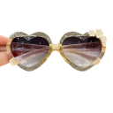 Lunettes de soleil pour enfants en forme de cœur Fleurs décoratives sur les branches Lunettes stylées pour enfants Lunettes d'été pour les sorties, le parc et les vacances 5