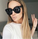 Lunettes de soleil rétro avec grandes montures J2967 1