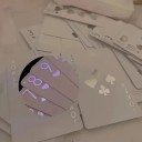 Lussuose carte da gioco bianche con effetto olografico per poker, canasta, jolly e regali con elegante lucentezza iridescente 7