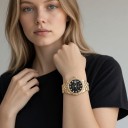 Luxe dameshorloge met stenen in plaats van indexen Datumvenster Geribbelde lunette Gouden vijfledige armband Waterdicht 5 ATM Voor speciale 3