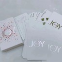 Luxusní bílé hrací karty s holografickým efektem pro poker kanastu žolíky i dárky s elegantním duhovým leskem 5