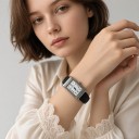 Luxusní dámské retro hodinky Obdélníkové posuvné pouzdro 21 x 36 mm Quartz strojek Stříbrné pouzdro a černý kožený řemínek Na každý den 7
