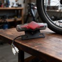 Luz LED trasera para bicicleta eléctrica con intermitentes 36 V 48 V y 60 V Luz de freno y posición 145 x 70 x 30 mm Plástico ABS con soporte 8
