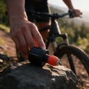 Luzes para os extremos do guiador 2 pcs LED luz de aviso para bicicleta 5 modos Carregamento USB-C Bateria 80 mAh Alumínio e PC Preto Para guiadores 9