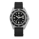 Lyxiga herrklockor Quartz Vattentåliga 200 m Safirglas Luminiscerande indexer BGW9 Kapsel 40,9 mm Sandblästrad rostfritt stål 316L Nylonrem 6