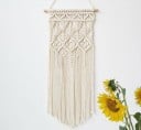 Macramé wandtapijt in crèmekleur Handgemaakt van katoen Wanddecoratie met franjes aan een houten stok met een koord om op te hangen 2