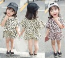 Maglietta e pantaloni corti leopardati per ragazze 3