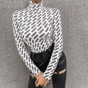 Maglione a collo alto da donna con guanti 3