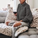 Maglione da donna lavorato a maglia con colletto alto 2