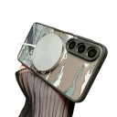 Magnetický ochranný kryt na Samsung Galaxy A55 Odolný Ilustrácia vlaku a zasnežené hory Bezdrôtové nabíjanie Čierny rám Oranžové tlačidlá 3