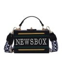 Mala crossbody feminina em forma de mala Cabo superior e alça têxtil larga Grande inscrição e riscas Acessórios dourados Pele PU 17,5 x 11,5 5