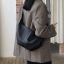 Mala crossbody feminina em forma de meia-lua Macia e espaçosa Fecho de zip Alça com fivela Couro PU e poliéster 31 x 11 x 20 cm 4