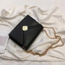 Malá dámska crossbody kabelka s klopou Retiazkový popruh zlaté farby Geometrická kovová spona PU koža a polyester 23 x 19 x 8 cm 6