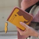 Malá dámska peňaženka na zips s bodkovanou mačkou Prívesok v tvare mačky Priehradky na karty a priehľadné okienko PU koža 11,5 x 9,5 cm 9