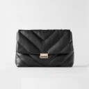 Mala de senhora crossbody em pele PU com costura acolchoada em forma de V Mala grande com aba e fecho metálico 36 x 28 x 8 cm 2