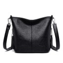 Mala de senhora crossbody em pele sintética Superfície texturizada Alça de ombro com ganchos metálicos Franjas decorativas em corrente 25 1