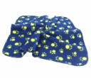 Manta para cães com estampado de patas 10