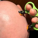 Manuální holicí strojek na holou hlavu s dvojitou hlavicí 9,5 cm plastové provedení ergonomický úchop pro holení hlavy 3