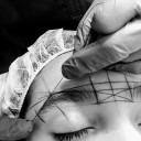 Markierungsfaden für Augenbrauen 10 m Vorgefärbter dünner Faden in Kunststoffgehäuse für präzise Markierung der Augenbrauenform 5