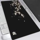 Maus- und Tastaturunterlage 400 x 900 x 5 mm große Schreibtischunterlage schwarz mit Zweig und weißen Blumen für Computer Laptop und Büro 2