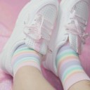 Meias femininas com riscas coloridas 6