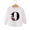 Meisjestrui met een letter 16