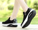 Mesh-sneakers för kvinnor J1764 2