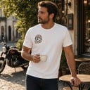 Męska koszulka z brązowym nadrukiem motocyklowego kasku i napisem Caffeine & Gasoline na plecach i na piersi z krótkim rękawem w stylu 5