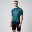 Męski dres rowerowy z krótkim rękawem i zamkiem na całej długości z białym i pomarańczowym wzorem w kratkę na klatce piersiowej w niebieskim 2