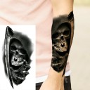 Midlertidig vandtæt tatovering 11,5 x 21 cm Grim Reaper med le Mørkt realistisk motiv Holder op til 15 dage Nem påføring Kropstatovering 2