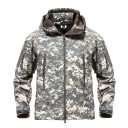 Miesten softshell-takki maastokuviolla 1