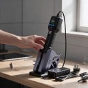 Mikro varmepistol 550 W 100–450 °C med LCD-display og magnetisk stativ i sort til BGA rework og reparation af printplader 4